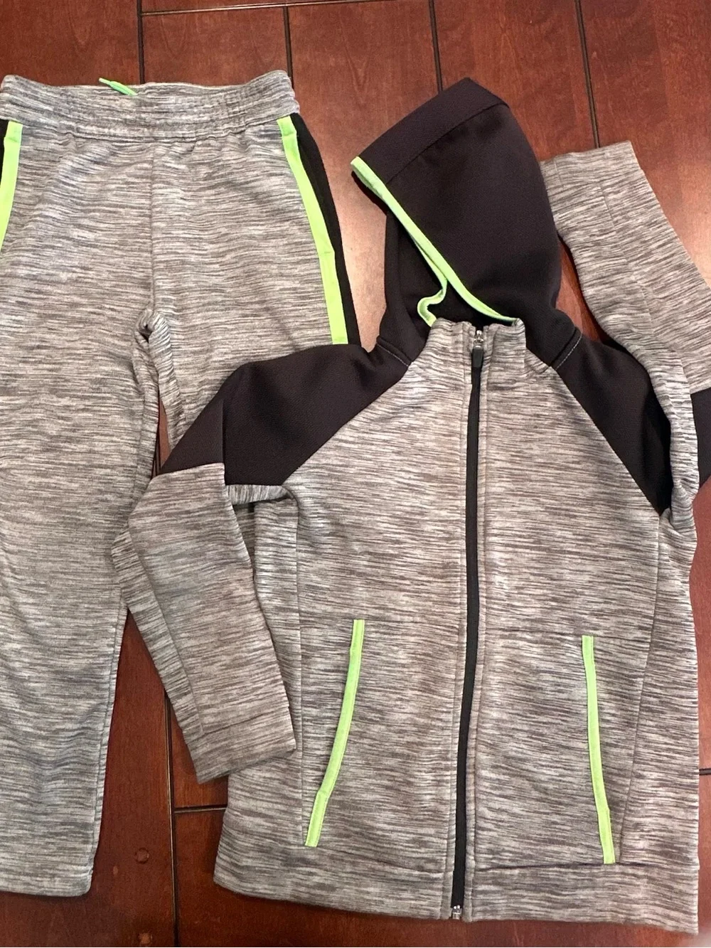 Athletic tech fleece track suit Size M (8)